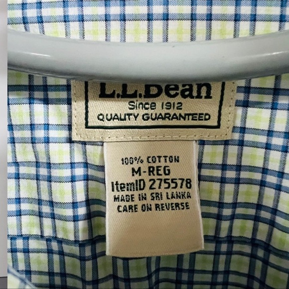 Men's LL Bean Long
Sleeve Button Down Size
Medium Wrinkle
Resistant - Picture 3 of 4